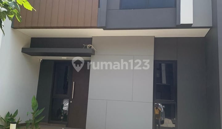 Di Sewakan Rumah di Cluster Regia Summarecon Crown Gading Bekasi