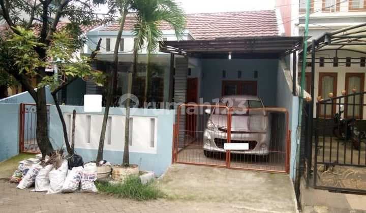 Rumah 1,5 Lantai SHM Siap Huni di Taman Galaxy, Bekasi