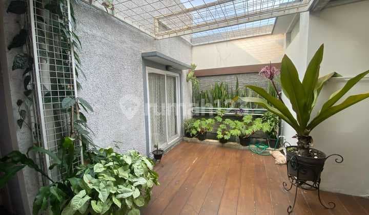 Dijual Rumah Besar Lux Fullyfurnish Asri Terawat di Griya Mas Pasteur Bandung