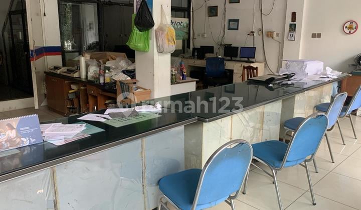 2 Lantaimasih Tersewabelakang Adatanah Kosong