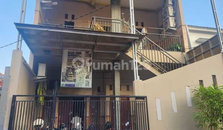 Rumah Kos Kosan 2 Lantai, di Cempaka Putih