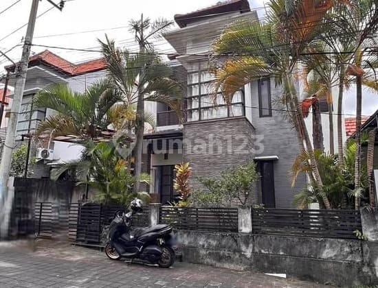 Rumah One Gate Ada Taman Kaw Elit Gn Salak Kerobokan Jl7mtr Paving