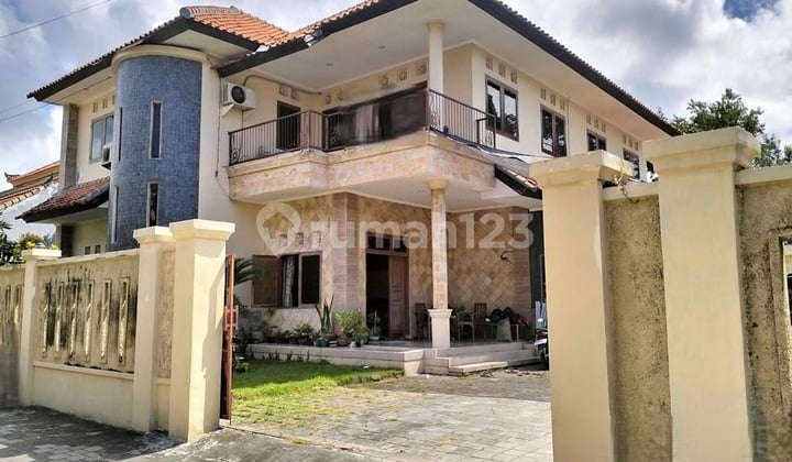 Large 2-Story House for Sale 480M2 Near City Center Gatsu Tengah Near Mall Living
