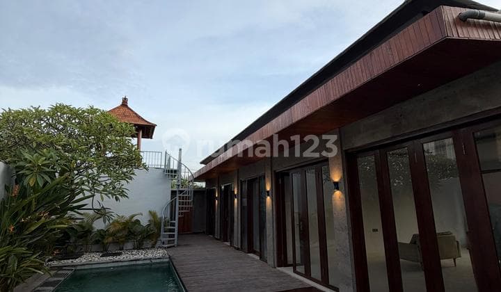 Rent Villa Br Gress 260M2 Ada Rooftop View Sawah Furnish Tumbak Bayuh