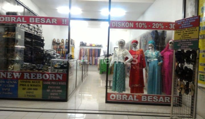 2-Story Commercial Shophouse with 2 Bedrooms in Cimahi City