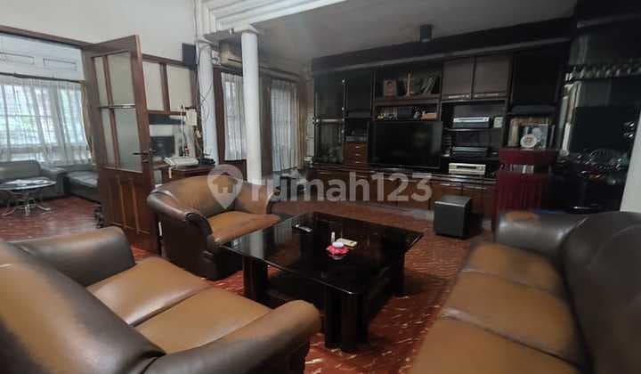 3-Story House Ready to Live In 4 Bedrooms Comfortable Strategic Location Kosambi
