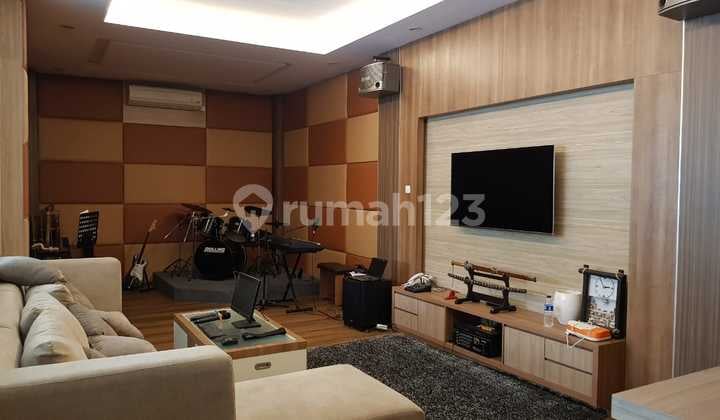 Rumah Siap Huni 2 1/2 Lantai Pinggir Jalan Kopo Strategis