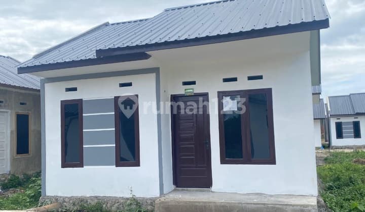 ******** Cuma 1Jjutaan Sebulan Dekat Kantor.balaikota