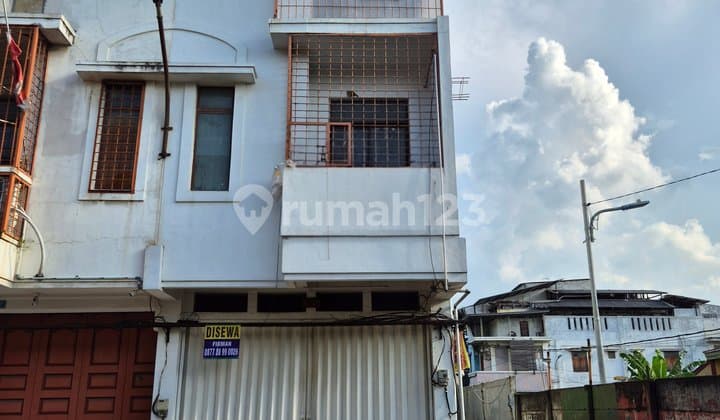 Ruko Hoeksiap.pakai di Ruko.1000.depan Tol.jorr Cengkareng Jakarta Barat