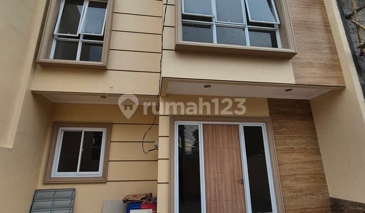 Rumah Baru Siap Huni Lebar 7 di Boulevard Cluster Gading Serpong IPL 150 Ribu Aja