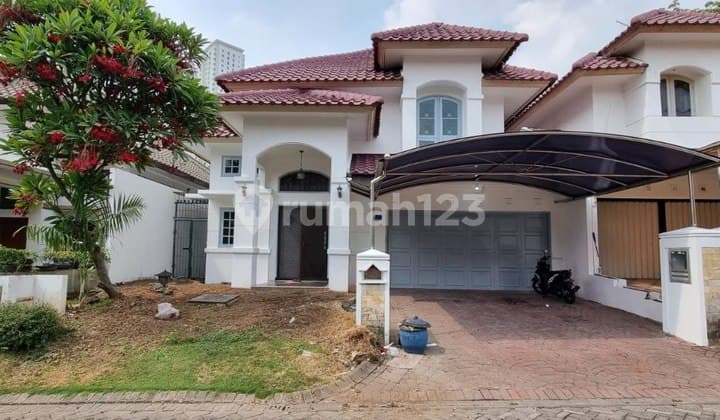 Disewakan Rumah Pakuwon Vila Regency