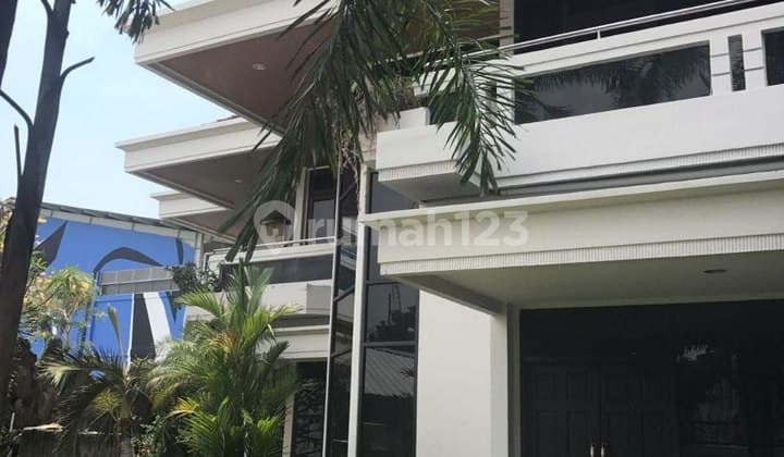 SEWA MURAH Rumah Raya Darmo Permai STRATEGIS, SEMI FURNISH