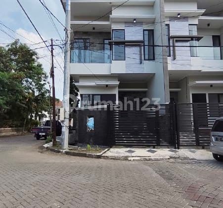 For Sale Mulyosari Prima Utara New Furnished Minimalist House