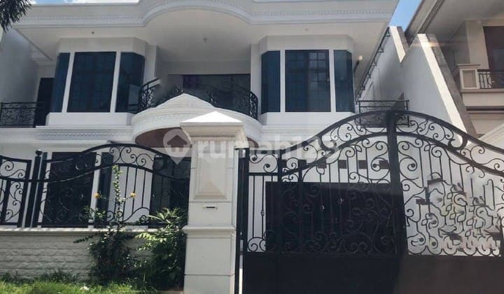 Sewa Rumah Graha Family Blok D