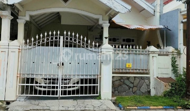 Rumah Nirwana Eksekutif Strategis Siap Huni 1,5 Lantai
