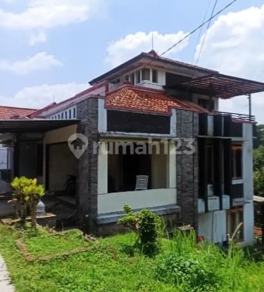 Disewakan Rumah2 Lantai di Awiligar Bandung Utara
