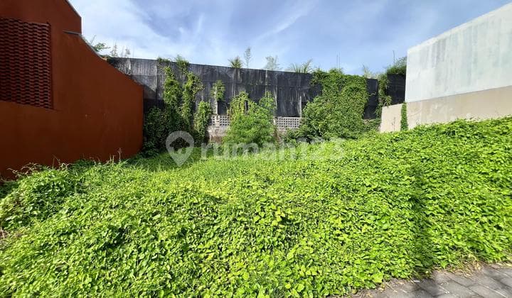 DIJUAL TANAH SELUAS 300 METER PERSEGI UNTUK KEPEMILIKAN PRIBADI (SHM) DI PERERENAN - AF572