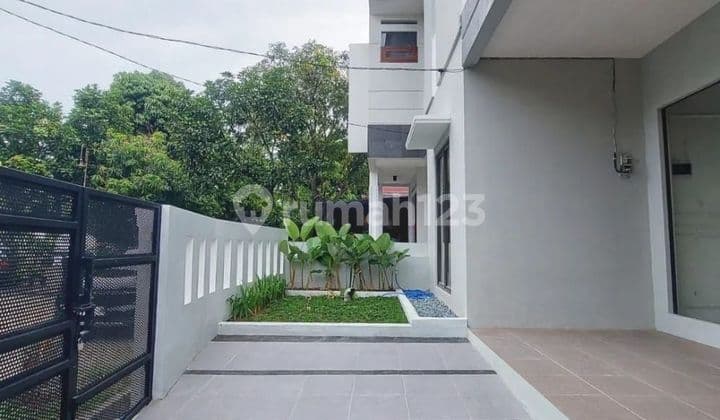 Rumah 2 lantai dekat halte busway dekat RS dekat sekolah swasta 2 Lantai