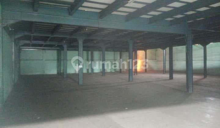 Spacious Warehouse in Strategic Location at Pulo Gadung