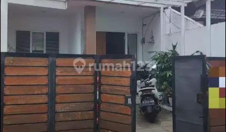 For Sale: 2-Story House in Rawa Belong, Land Area 108 m², Building Area 225 m², 4 Bedrooms, 4 Bathrooms, Certificate of Ownership, 2,200 W Electricity, Move-In Ready, Negotiable Until Deal, Come Survey Soon.