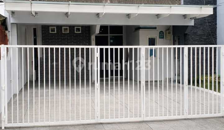 Disewakan Rumah 1 LT 8 X 15 M2 di Kebon Jeruk Ada 3 KT 2 KM Semi Furniture, Ada Gudang, Siap Huni, Deket Binus, Tol Kebon Jeruk, Survei!