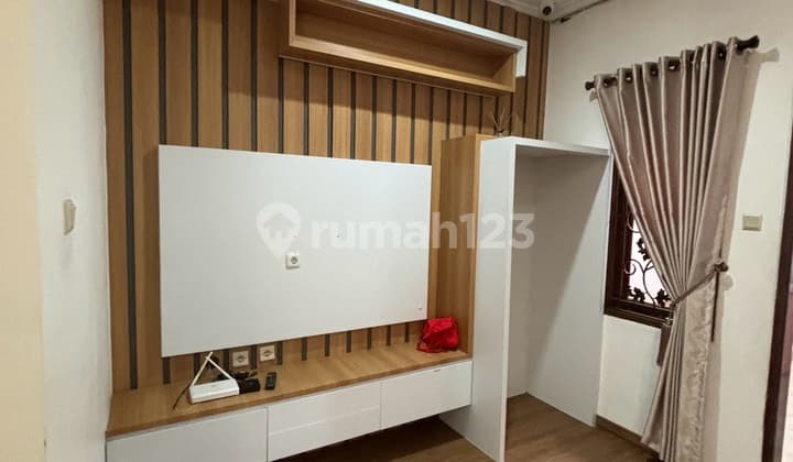 Dijual Rumah 2 LT 6 X 15 M2 di Puri Permata Media Ada 3+1 KT 2+1 KM Semi Furnished, SHM Hadap Barat, Siap Huni!! Ayo Survey & Nego Yuk!!