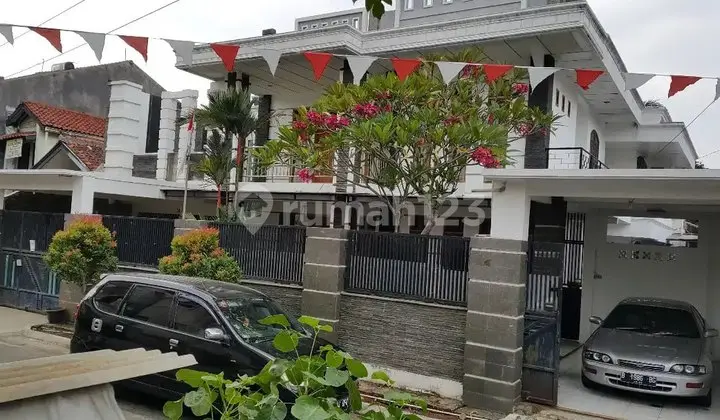 For Rent: 2-Story House in South Meruya, Land Area 430 M2, Building Area 650 M2, 6 Bedrooms, 5 Bathrooms, Semi-Furnished, Ready to Occupy. Suitable for Large Families. Come for a Viewing!