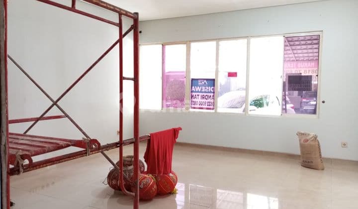 Disewakan Rumah 2 LT di Golf Lake Residences Cengkareng At 8 X 20 M2ada 3+1 KT 3+1 KM Unfurnished, Siap Huni, Survei Segera Yuk!!Carport 2Carmin. Sewa 2 Th, Lg Renovasi Nih!!