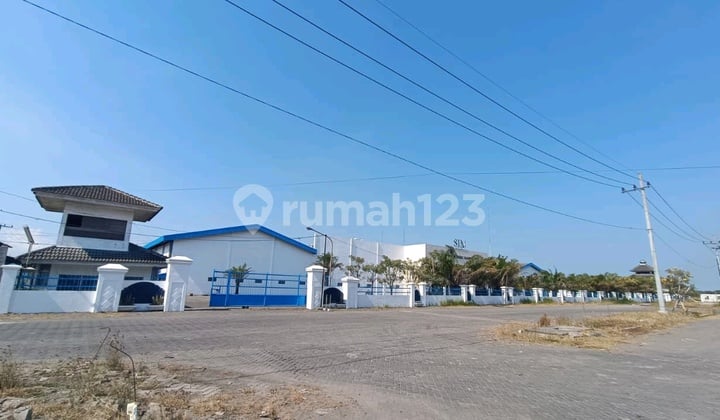 Gudang Besar Tambak Sawah Connecting Lantai Cor Akses Gudang Keliling