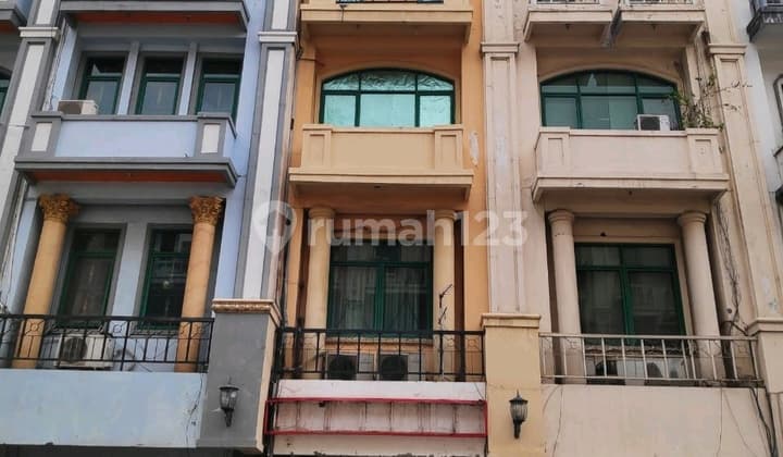 Ruko 4 Lantai Tengah Kota Surabaya Jalan Jaksa Agung Suprapto