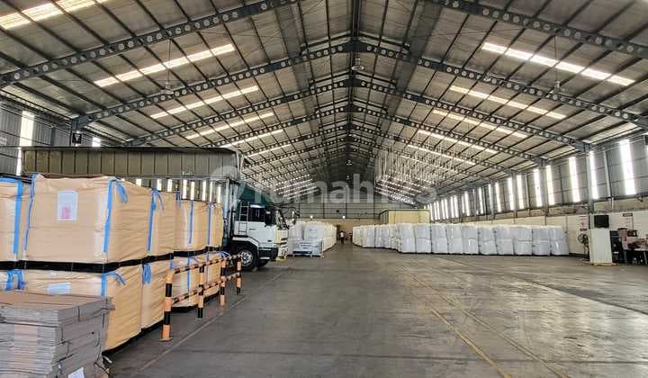 Gudang Bersih Margomulyo Lantai Flat Cor dengan Spot Loading Dock