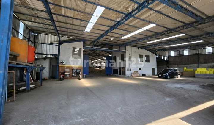 Margomulyo Indah Warehouse Ready to Use 2 Doors, Own Gate & Yard