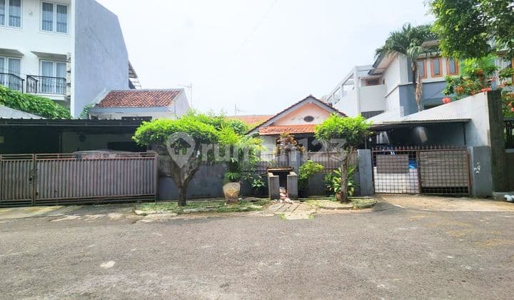 Old House very Lush and Comfortable in Perdatam Complex - Pancoran, South Jakarta