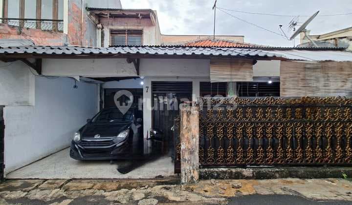 Dijual Rumah Tebet - Hitung Tanah, Lokasi Strategis!
