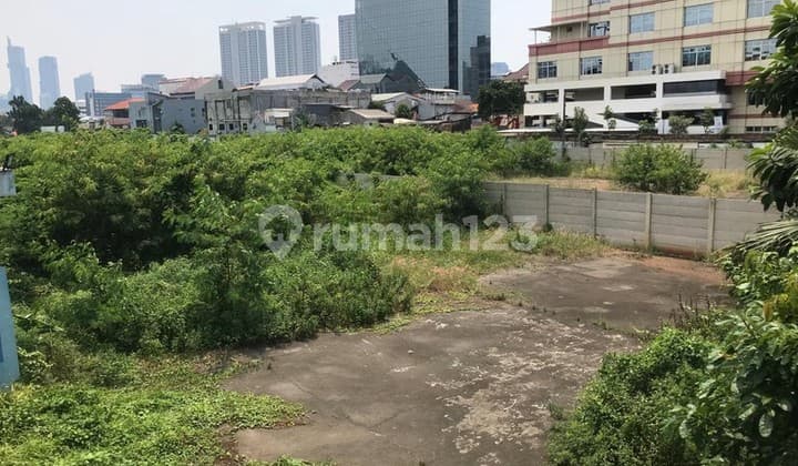 Large Land in a Very Strategic Location on Kramat Raya Kenari, Senen, Central Jakarta