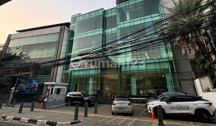 Disewakan Ruang Usaha Cocok Untuk Kantor Dan Showroom Di Wolter Monginsidi