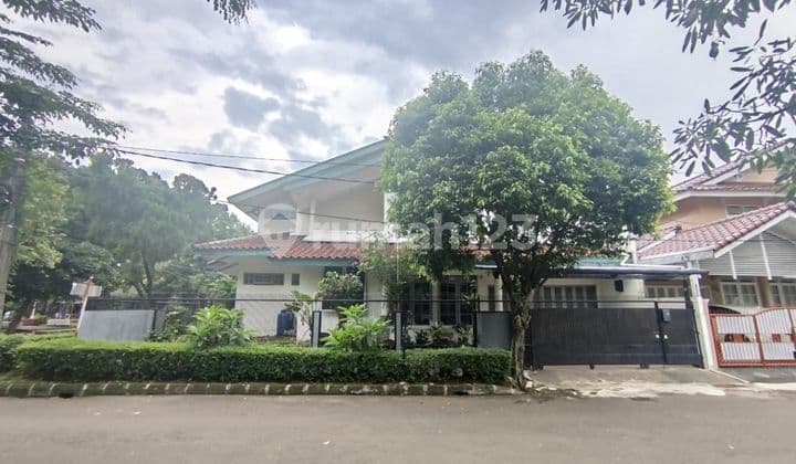 Rumah Bagus Shm 2 Lantai Posisi Hoek Lokasi Strategis