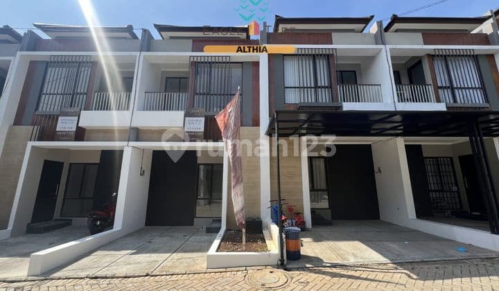 Rumah Bagus 2 Lantai Siap Huni Di Patio Premier