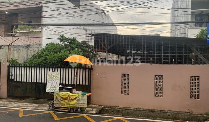 House with a Strategic Position in Tanjung Duren. Easy & Strategic Access.