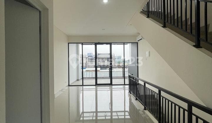 For Rent: Hampton Avenue 3 Shophouse 2 Floors Semi Furnished, Gading Serpong
