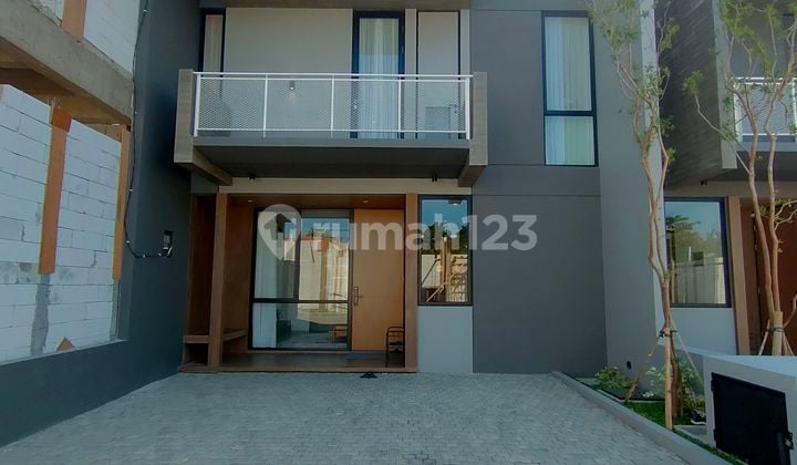 Rumah Central Park MERR Vibes Cozy Layout Lega Selangkah dari Tol dan Bandara