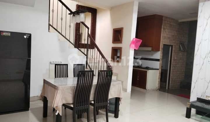 Rumah 2 Lantai Full Furnish di Jantung Kota Batam