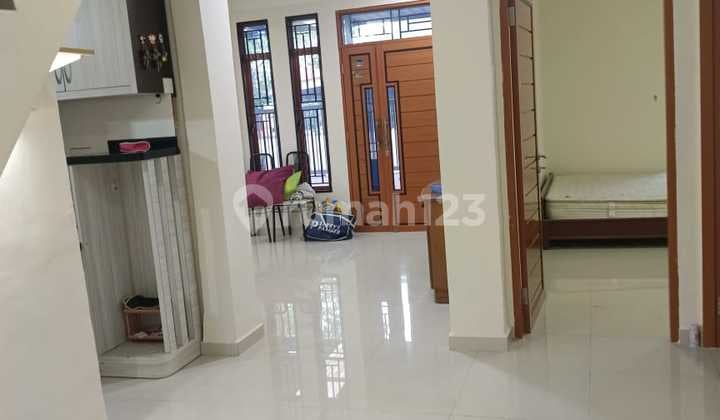 Rumah 2 Lantai di Tiban Indah Permai Batam