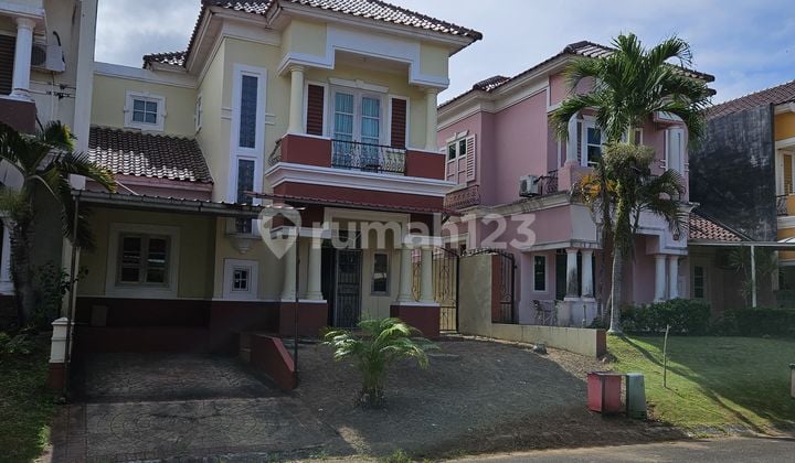 Rumah 2 Lantai Furnished di Rs Awal Bross Batam Kota