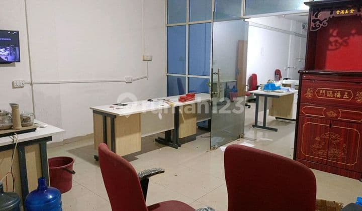 Ruko 3 Lantai Tengah Kota Batam Siap Pakai