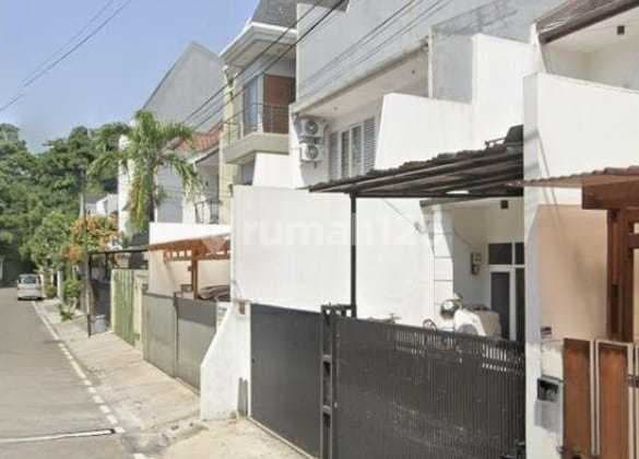 RUMAH NYAMAN STATEGIS DI PONDOK INDAH SELANGKAH KE PIM