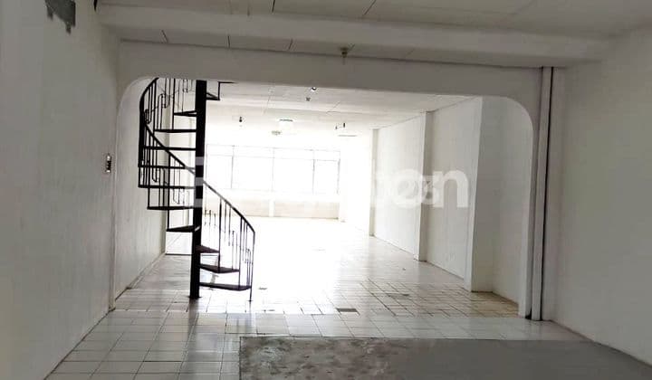 Ruko Strategis di Kawasan Komersial Cinere