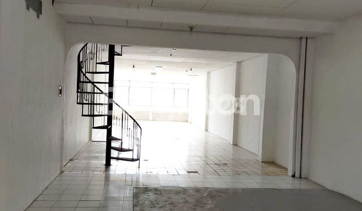 Ruko Strategis di Kawasan Komersial Cinere