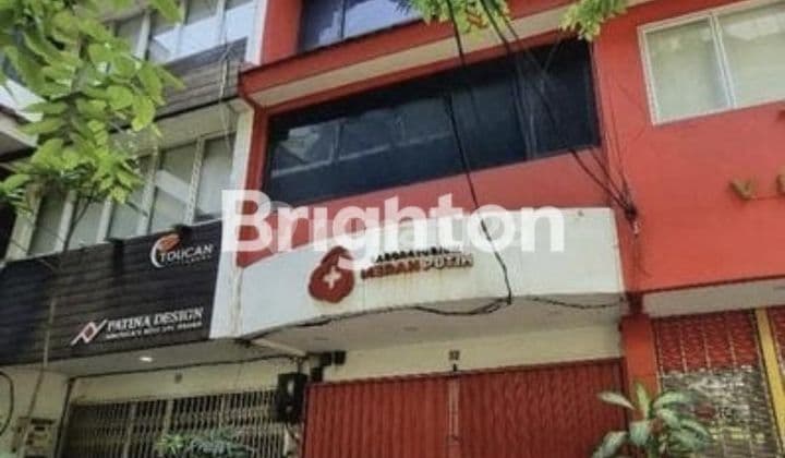 Ruko Strategis Ramai Dekat Halte Transjakarta