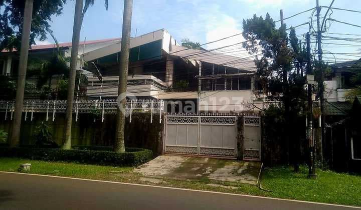 RUMAH LAMA HITUNG TANAH STATEGIS DI SIMPRUG GOLF SELANGKAH KE SUDIRMAN